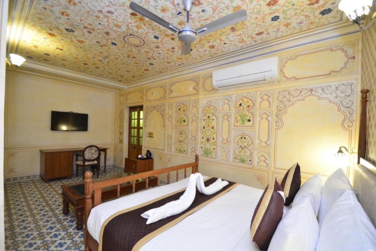 ג'איפור Nirbana Palace - A Heritage Hotel And Spa מראה חיצוני תמונה