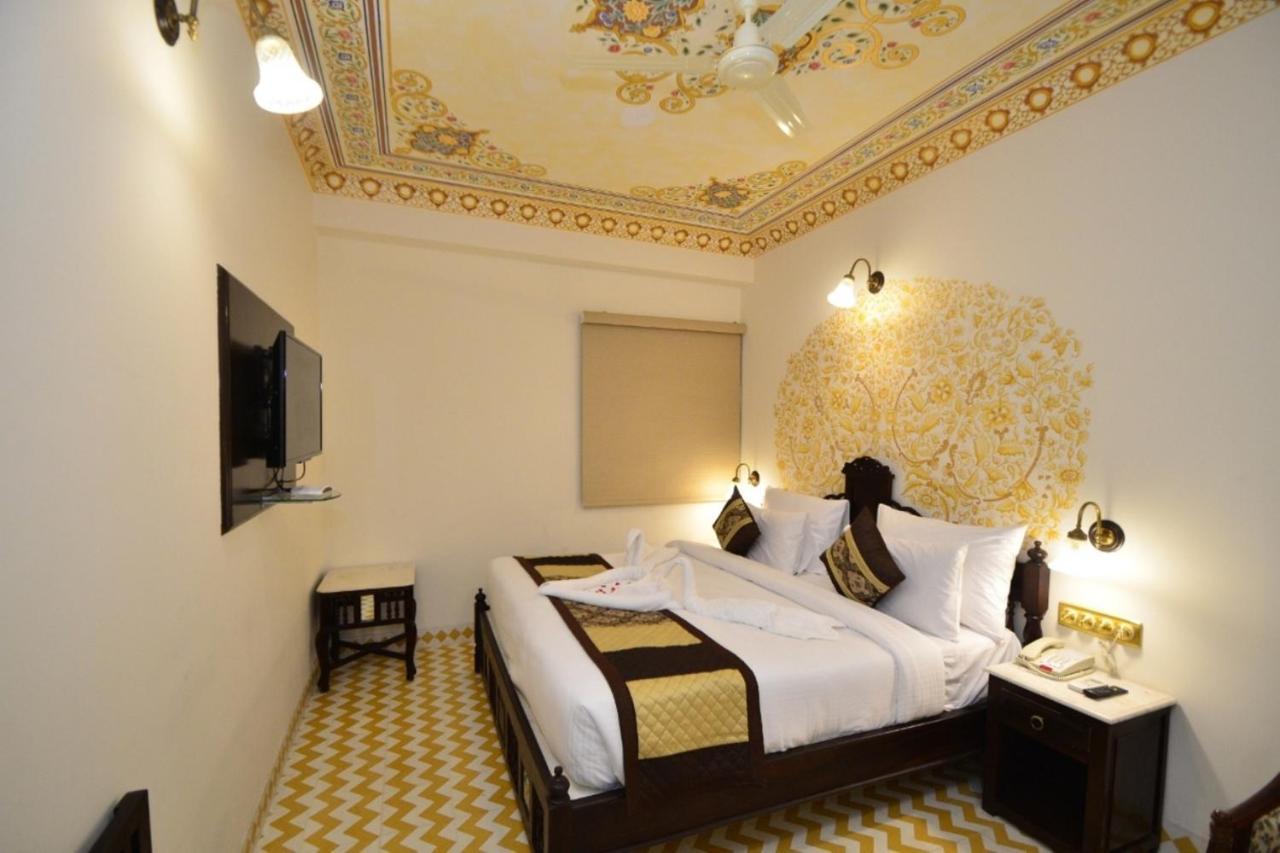 ג'איפור Nirbana Palace - A Heritage Hotel And Spa מראה חיצוני תמונה