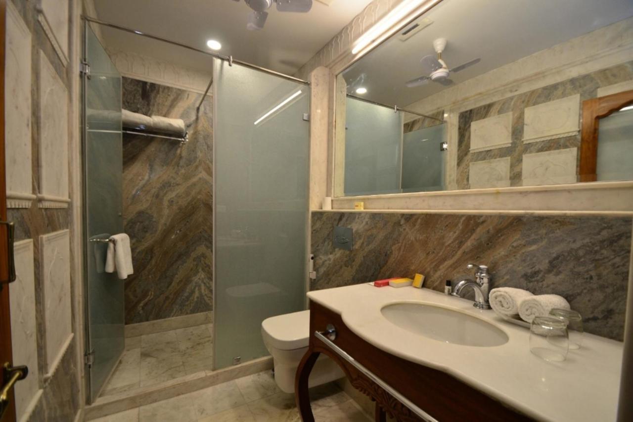 ג'איפור Nirbana Palace - A Heritage Hotel And Spa מראה חיצוני תמונה