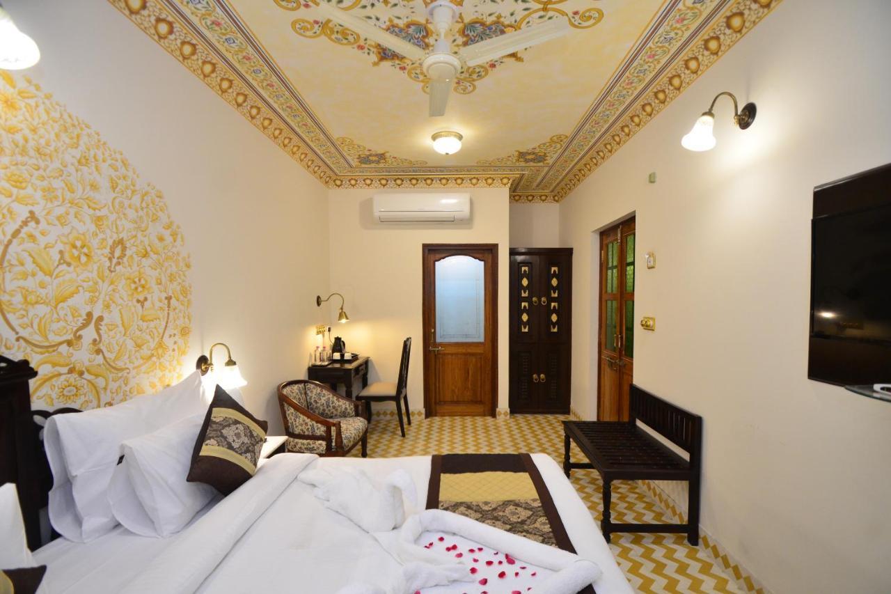 ג'איפור Nirbana Palace - A Heritage Hotel And Spa מראה חיצוני תמונה