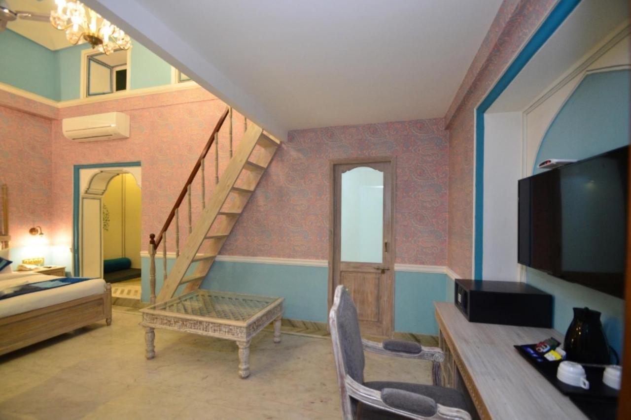 ג'איפור Nirbana Palace - A Heritage Hotel And Spa מראה חיצוני תמונה