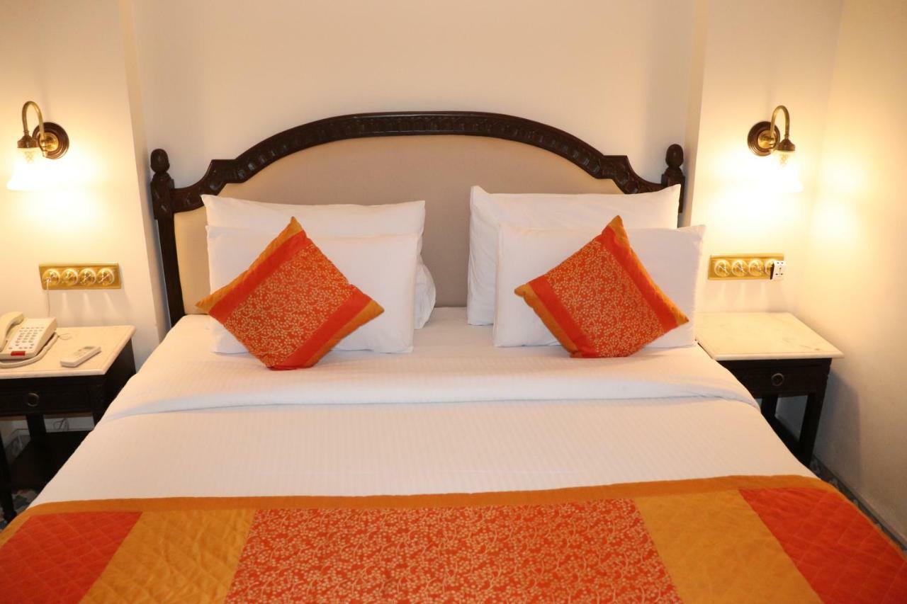 ג'איפור Nirbana Palace - A Heritage Hotel And Spa מראה חיצוני תמונה