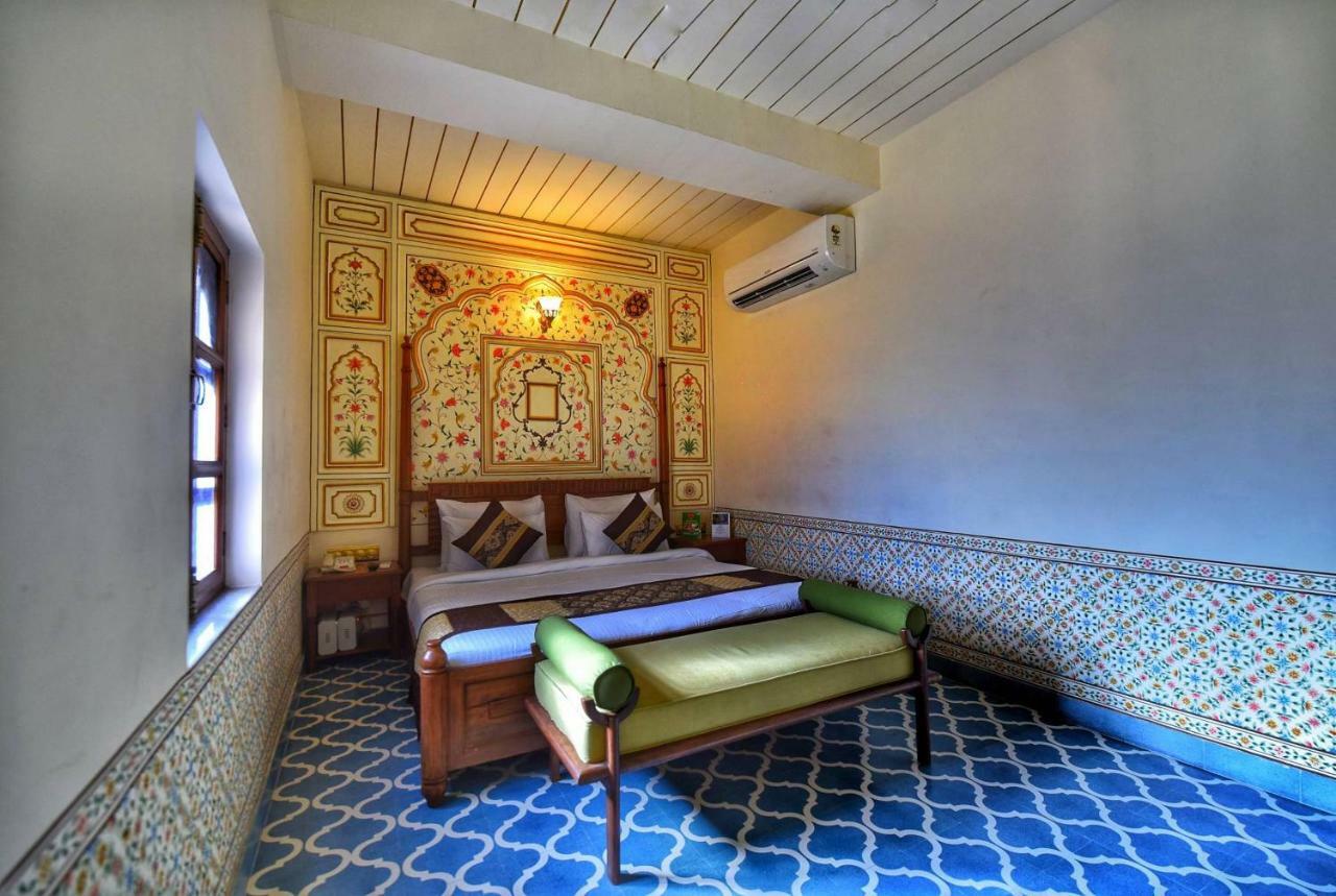 ג'איפור Nirbana Palace - A Heritage Hotel And Spa מראה חיצוני תמונה