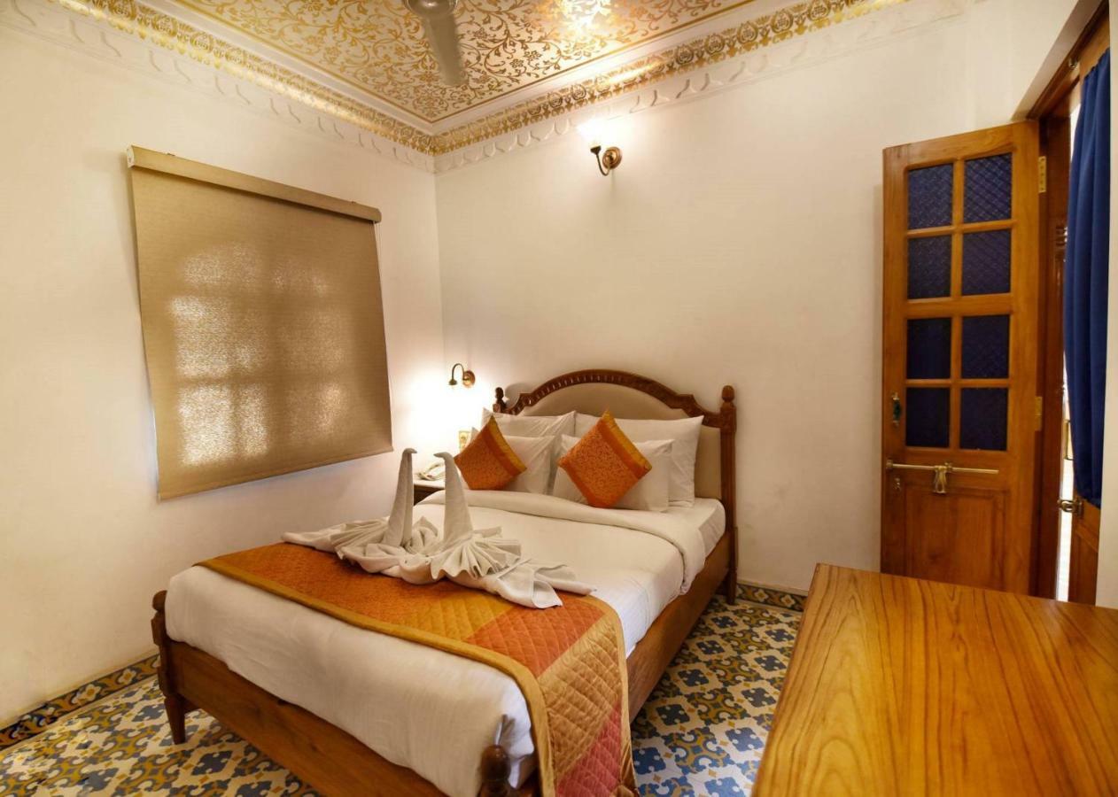 ג'איפור Nirbana Palace - A Heritage Hotel And Spa מראה חיצוני תמונה