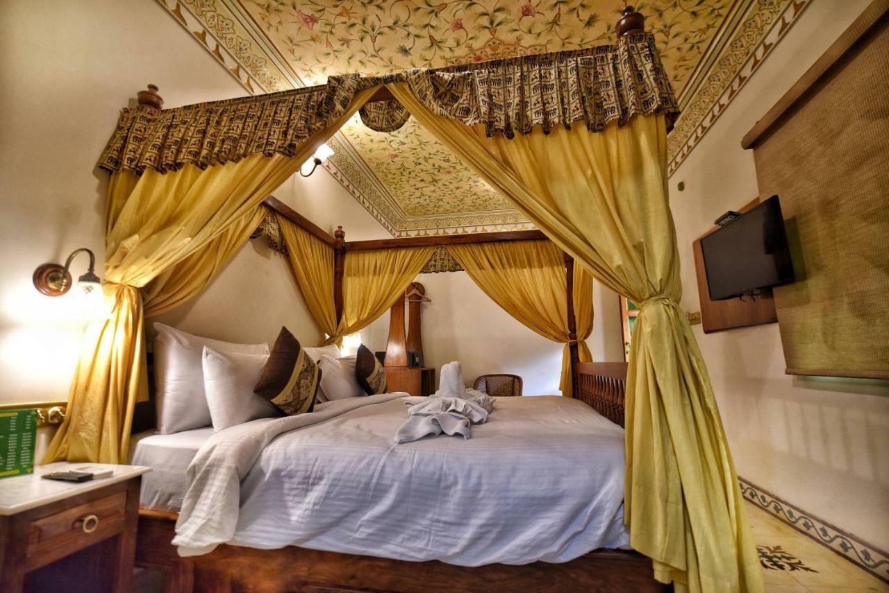 ג'איפור Nirbana Palace - A Heritage Hotel And Spa מראה חיצוני תמונה