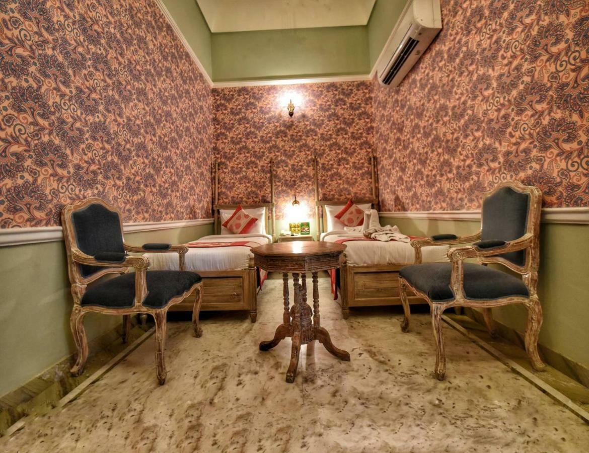 ג'איפור Nirbana Palace - A Heritage Hotel And Spa מראה חיצוני תמונה